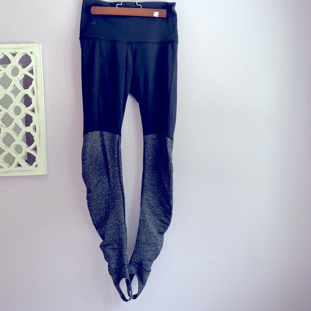 Lululemon stirrup leggings size 6